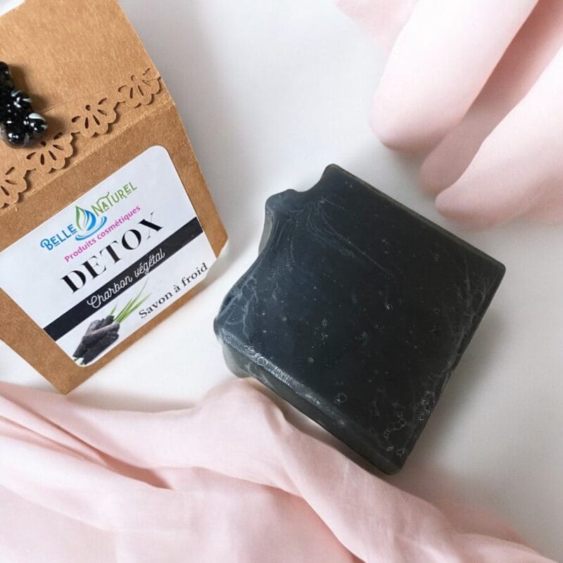 Le savon Détox au charbon purifiant
